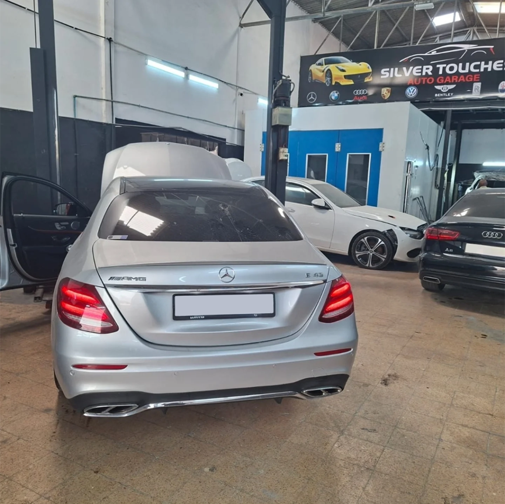 Mercedes-Benz E43 AMG in for Advanced Diagnostics